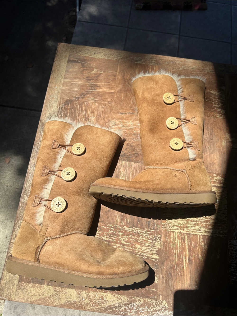 UGG Chestnut Suede Button-Accent Shearling Boots Bailey 1873 Tall Boot w/flaws